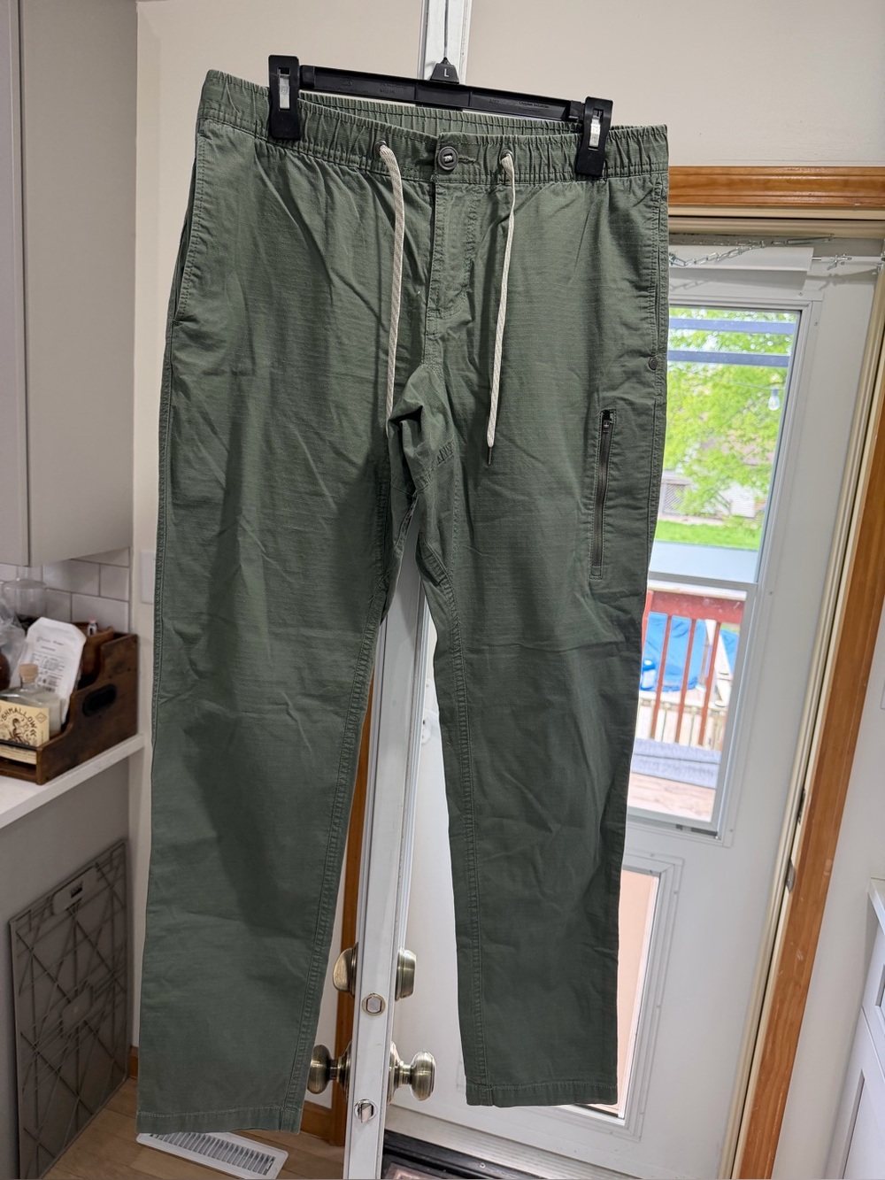 Vuori Men's Casual Drawstring Pants - Olive Green